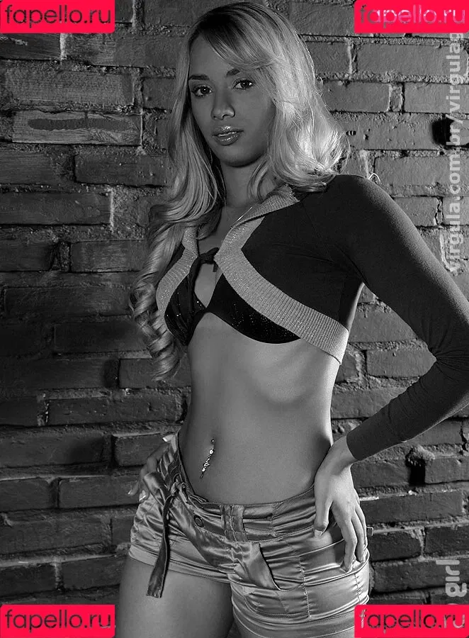 Virgula Girl Onlyfans Photo Gallery 