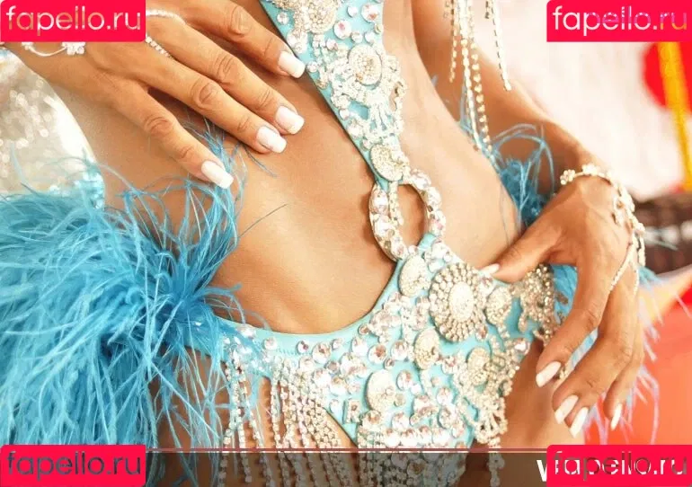 Virgula Girl Onlyfans Photo Gallery 