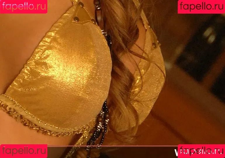 Virgula Girl Onlyfans Photo Gallery 