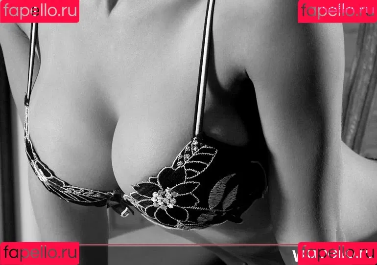 Virgula Girl Onlyfans Photo Gallery 