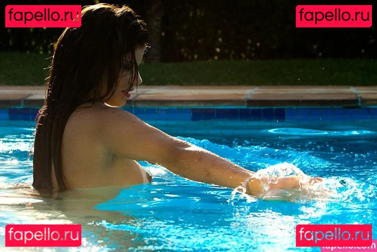 Virgula Girl Onlyfans Photo Gallery 