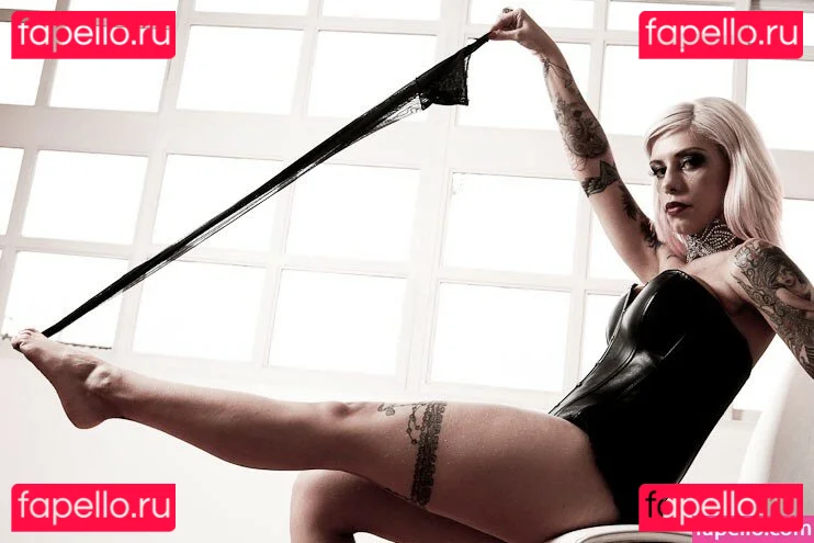 Virgula Girl Onlyfans Photo Gallery 