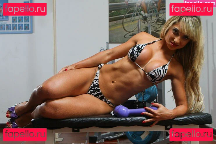 Virgula Girl Onlyfans Photo Gallery 