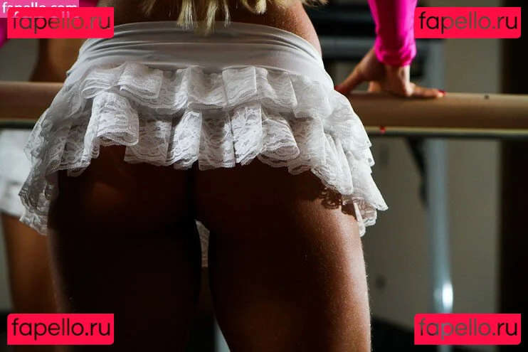 Virgula Girl Onlyfans Photo Gallery 