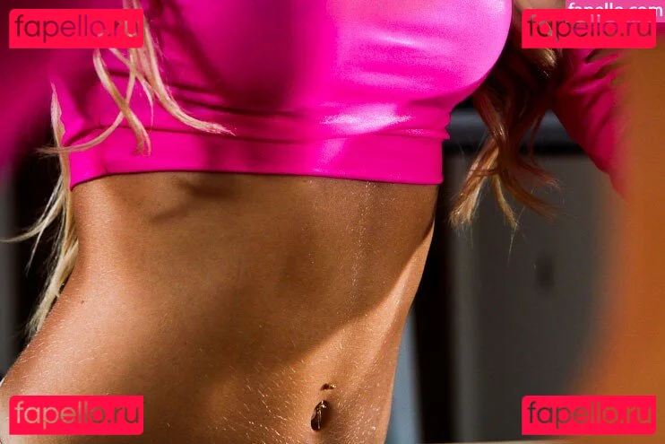 Virgula Girl Onlyfans Photo Gallery 