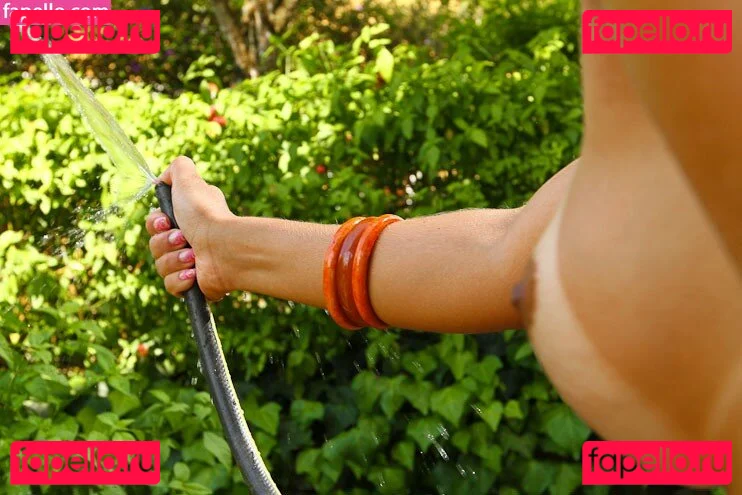 Virgula Girl Onlyfans Photo Gallery 