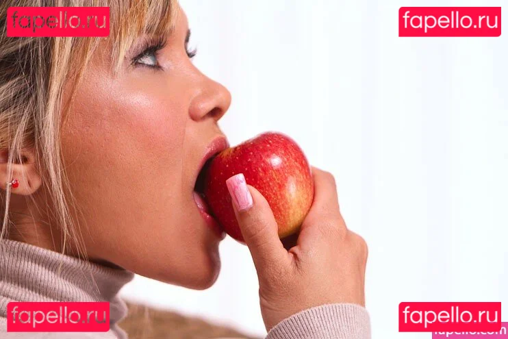 Virgula Girl Onlyfans Photo Gallery 