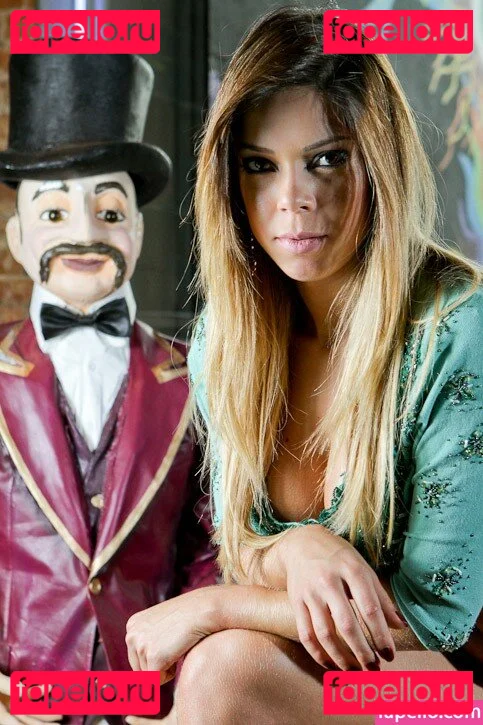 Virgula Girl Onlyfans Photo Gallery 