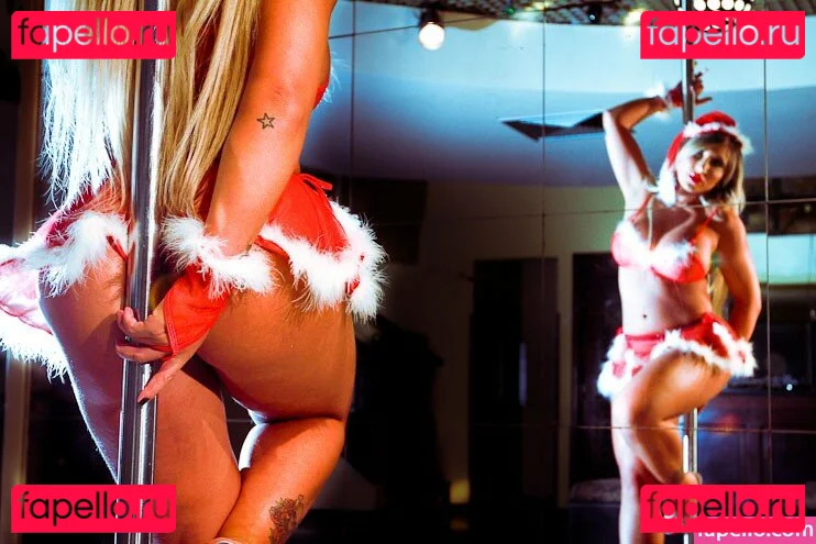 Virgula Girl Onlyfans Photo Gallery 