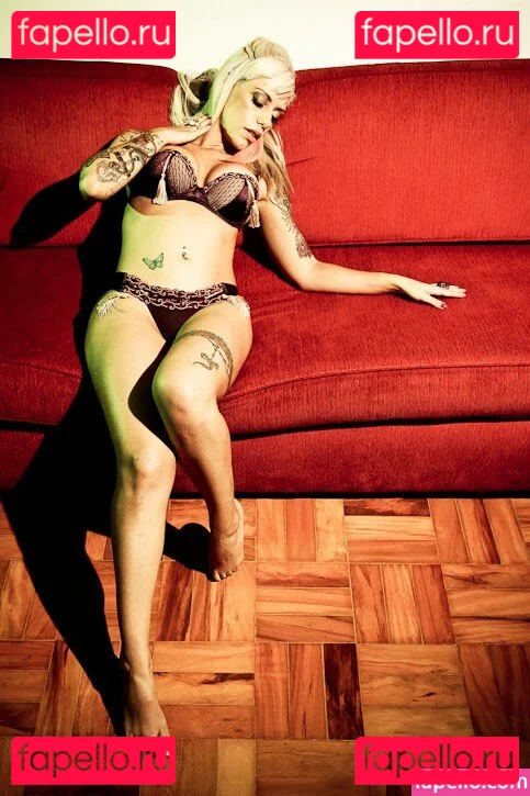 Virgula Girl Onlyfans Photo Gallery 