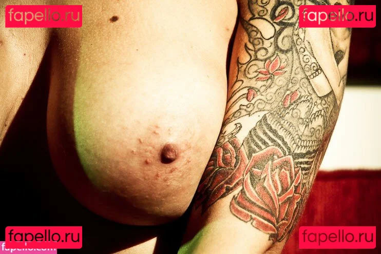 Virgula Girl Onlyfans Photo Gallery 