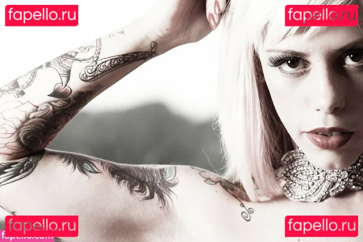 Virgula Girl Onlyfans Photo Gallery 