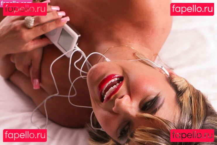 Virgula Girl Onlyfans Photo Gallery 