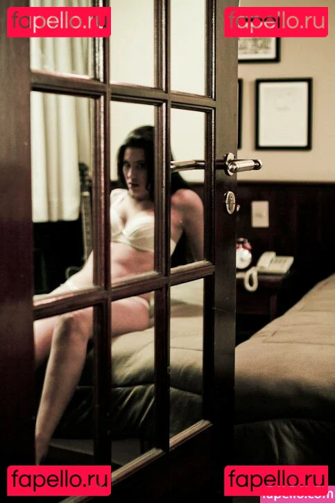 Virgula Girl Onlyfans Photo Gallery 