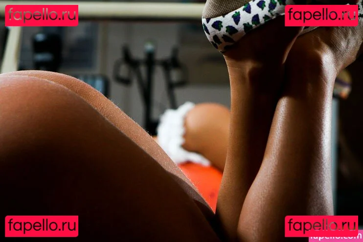 Virgula Girl Onlyfans Photo Gallery 