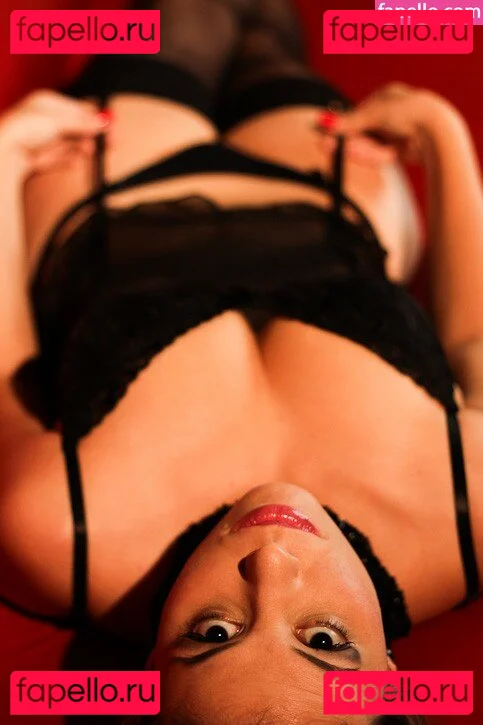 Virgula Girl Onlyfans Photo Gallery 