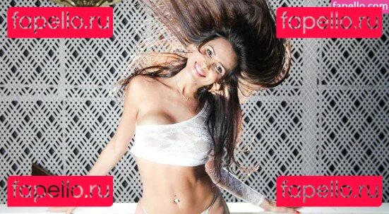 Virgula Girl Onlyfans Photo Gallery 