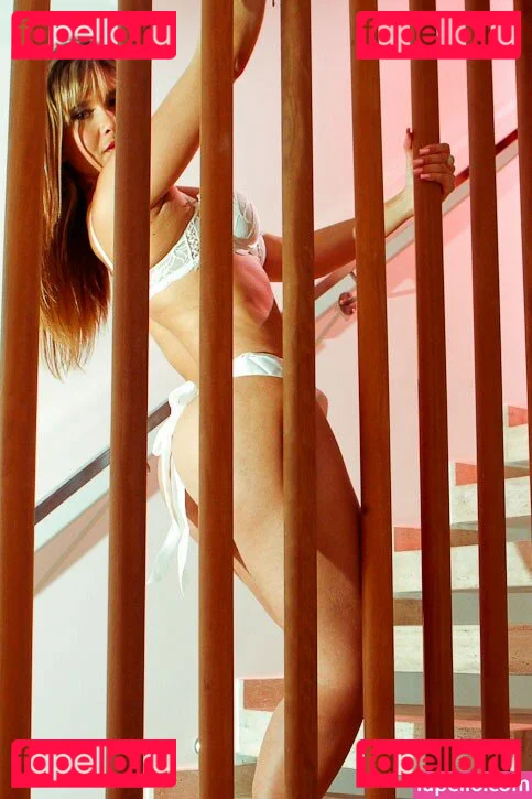 Virgula Girl Onlyfans Photo Gallery 