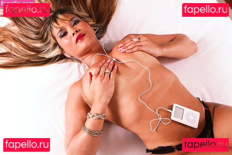 Virgula Girl Onlyfans Photo Gallery 