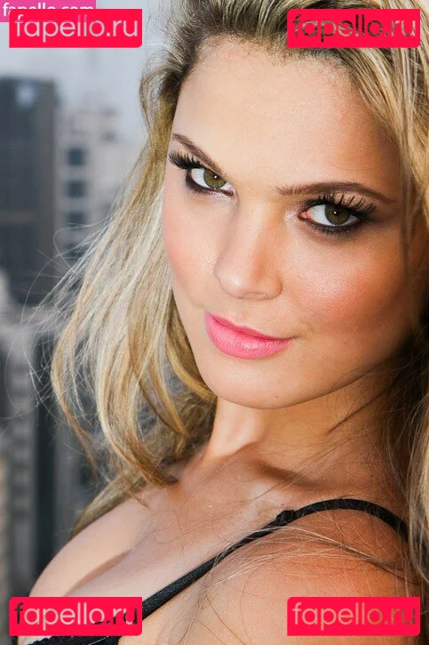 Virgula Girl Onlyfans Photo Gallery 