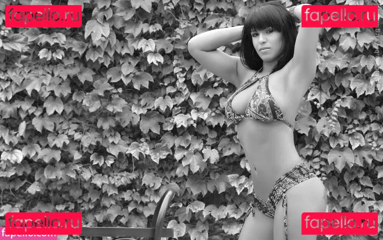 Virgula Girl Onlyfans Photo Gallery 