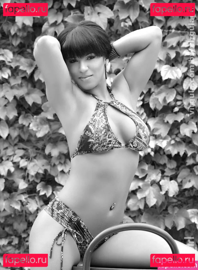 Virgula Girl Onlyfans Photo Gallery 