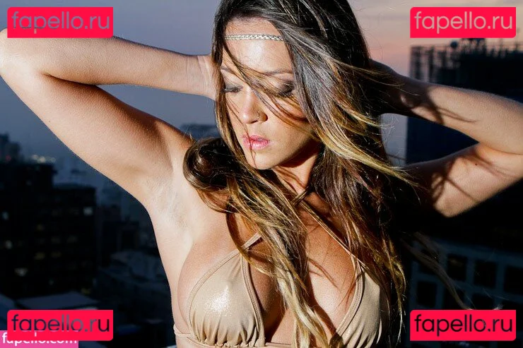 Virgula Girl Onlyfans Photo Gallery 