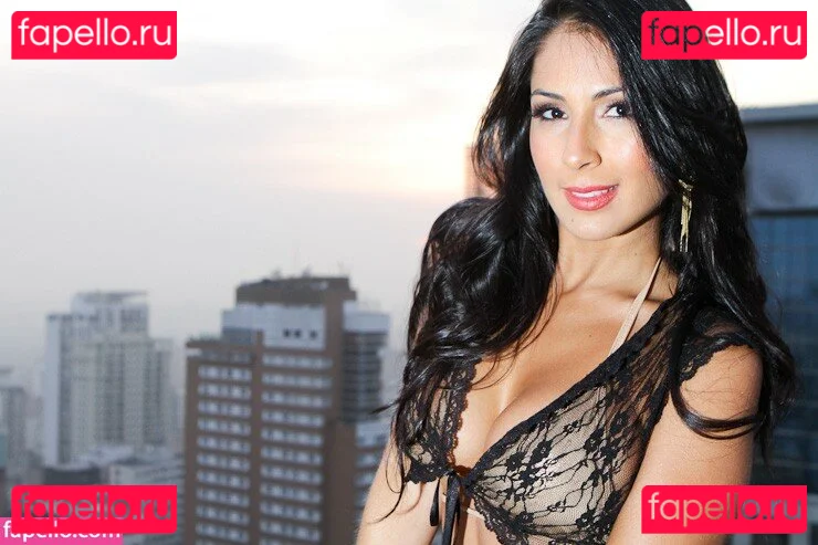 Virgula Girl Onlyfans Photo Gallery 