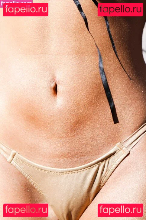 Virgula Girl Onlyfans Photo Gallery 