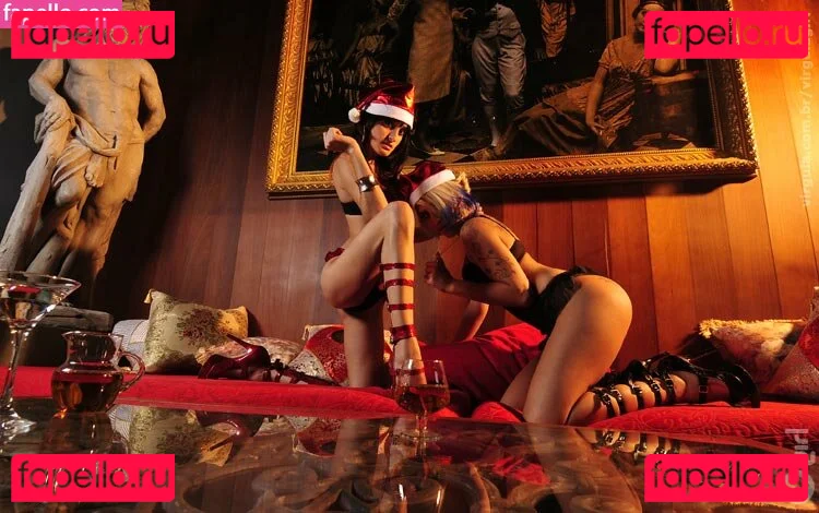 Virgula Girl Onlyfans Photo Gallery 