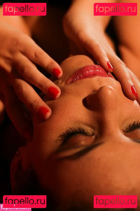 Virgula Girl Onlyfans Photo Gallery 