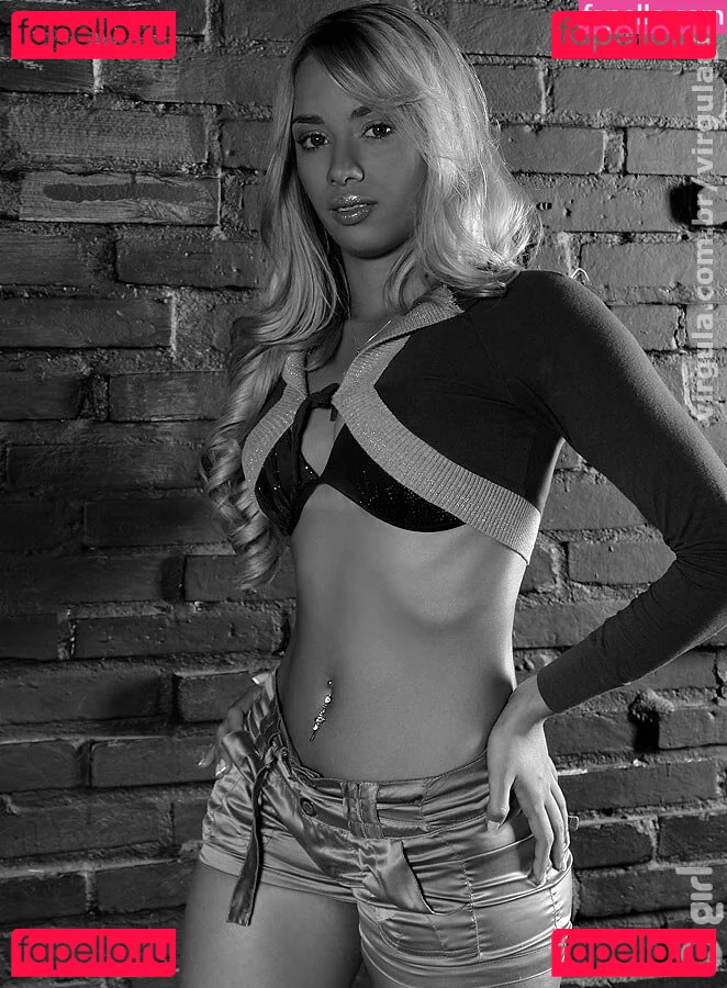 Virgula Girl Onlyfans Photo Gallery 