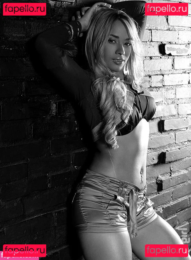 Virgula Girl Onlyfans Photo Gallery 