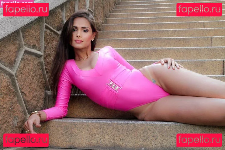 Virgula Girl Onlyfans Photo Gallery 