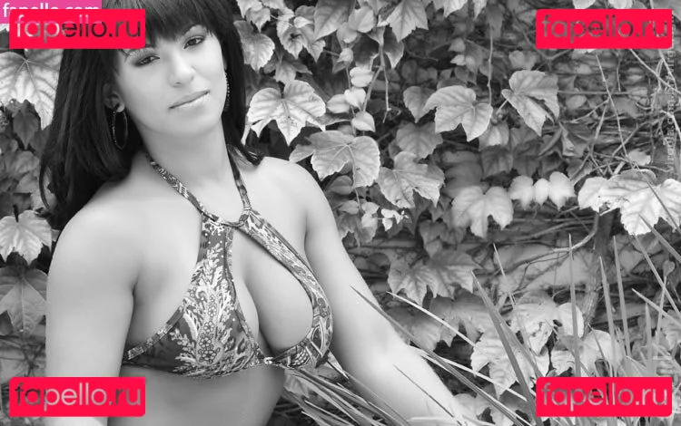 Virgula Girl Onlyfans Photo Gallery 