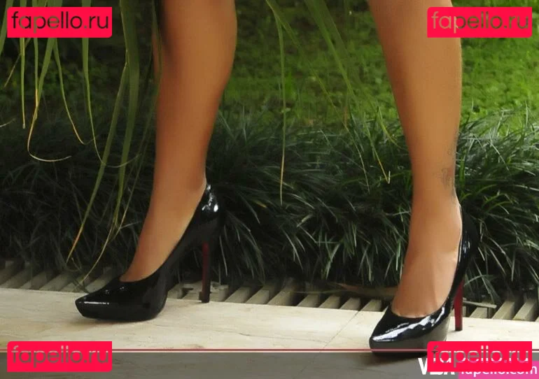 Virgula Girl Onlyfans Photo Gallery 