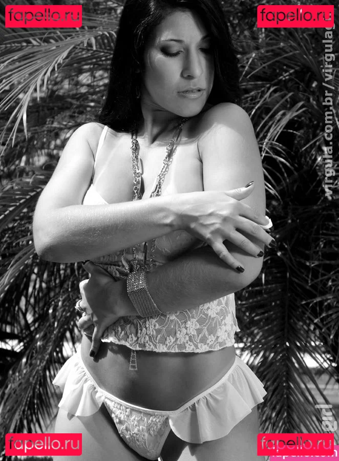 Virgula Girl Onlyfans Photo Gallery 