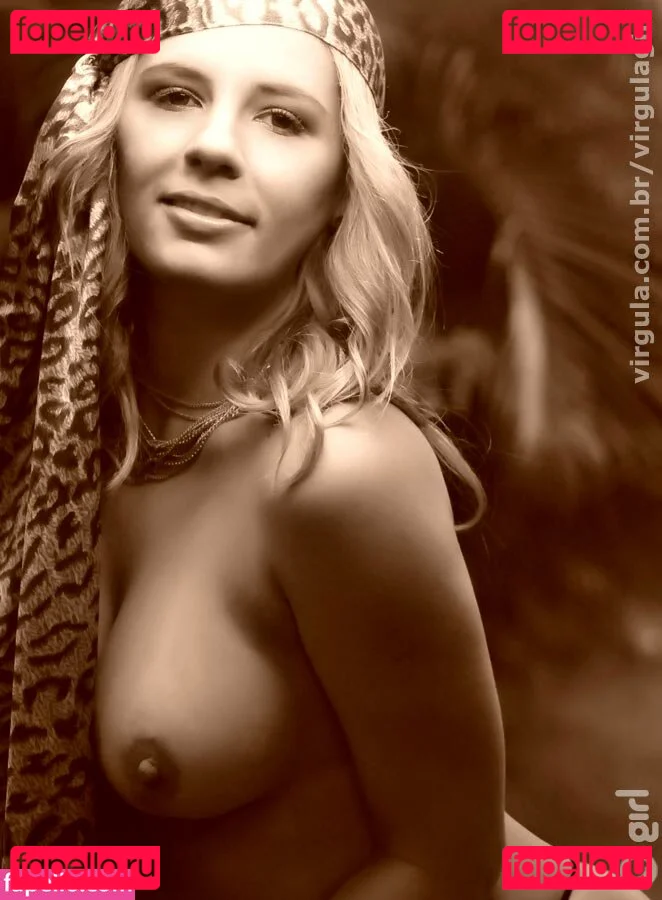 Virgula Girl Onlyfans Photo Gallery 