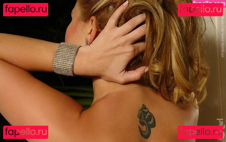 Virgula Girl Onlyfans Photo Gallery 