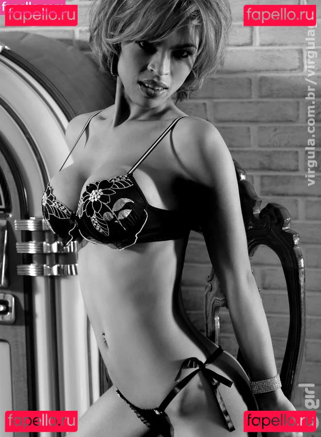 Virgula Girl Onlyfans Photo Gallery 