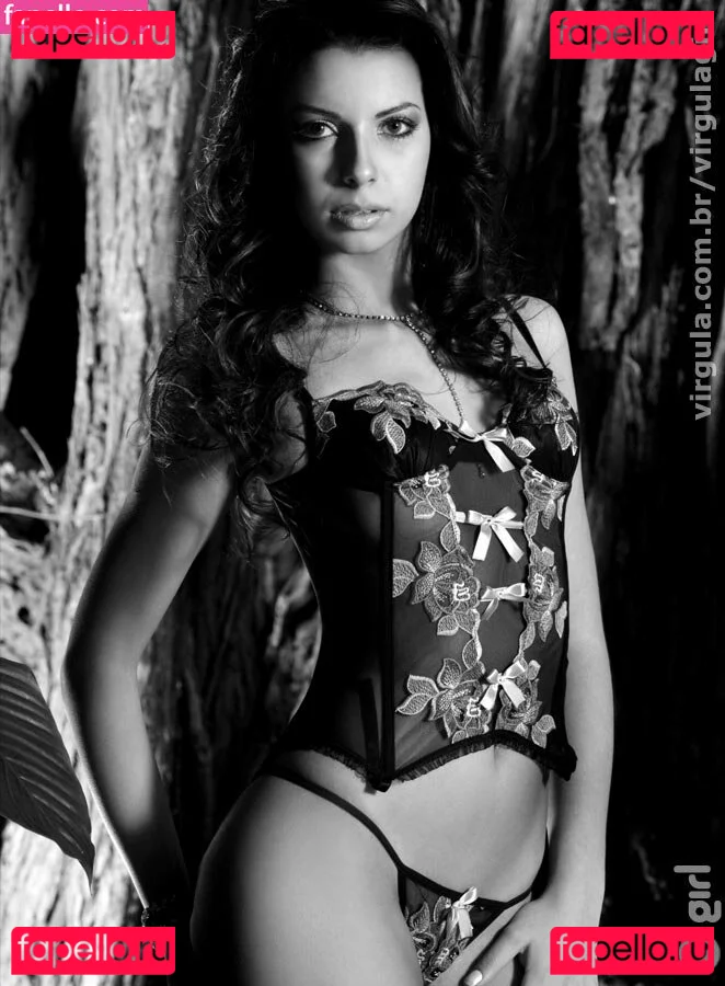 Virgula Girl Onlyfans Photo Gallery 