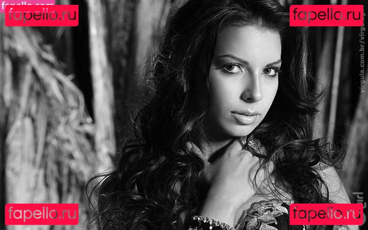 Virgula Girl Onlyfans Photo Gallery 