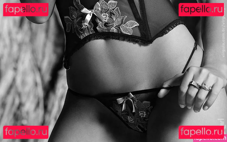 Virgula Girl Onlyfans Photo Gallery 