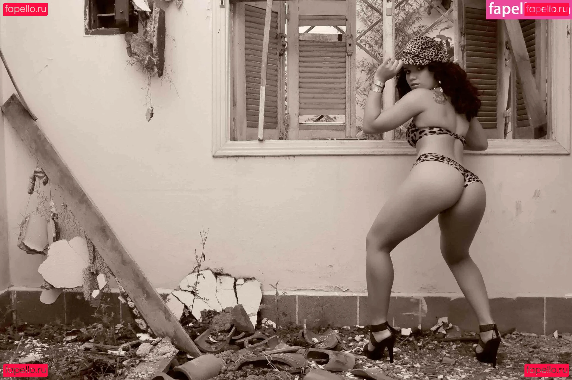 Virgula Girl Onlyfans Photo Gallery 