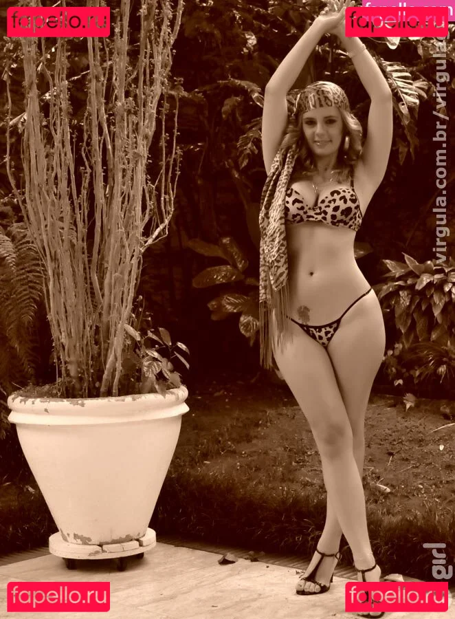 Virgula Girl Onlyfans Photo Gallery 