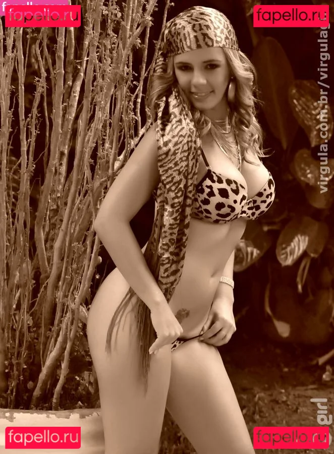 Virgula Girl Onlyfans Photo Gallery 