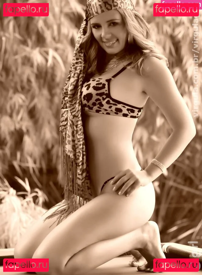 Virgula Girl Onlyfans Photo Gallery 