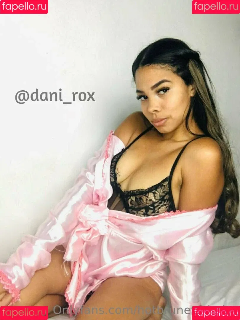 hotbrunettebabe Onlyfans Photo Gallery 