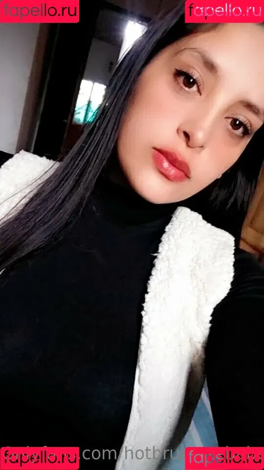 hotbrunettebabe Onlyfans Photo Gallery 