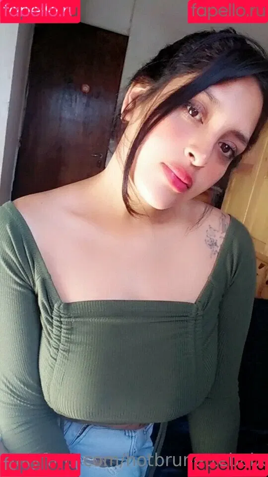 hotbrunettebabe Onlyfans Photo Gallery 